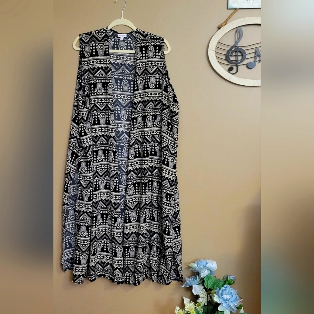 LuLaRoe vest black & cream sz XL